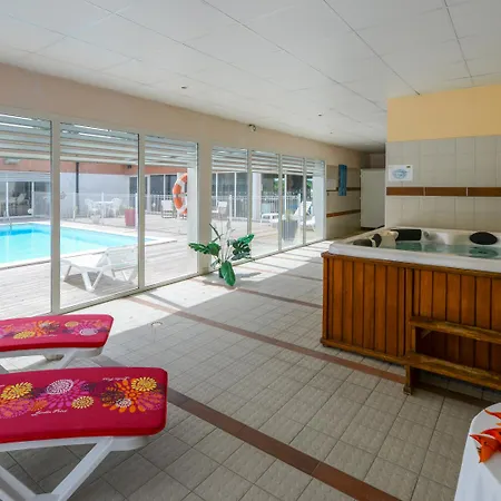 Le Domaine Du Vacanceole Hotel Rivières